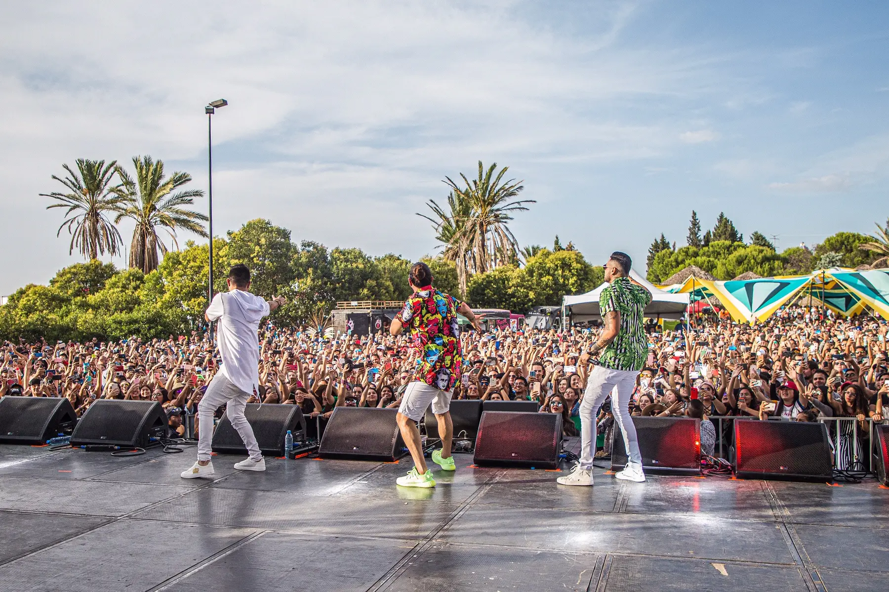Freddo Lucky Bossi frente al público de un festival